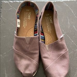 Grey TOMS women’s 7